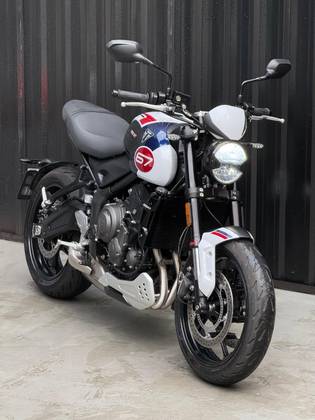 TRIUMPH TRIDENT 660 TRIPLE TRIBUTE EDITION 